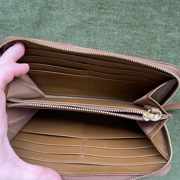 Burberry Horseferry Check Zip around wallet - Picture 3 of 3